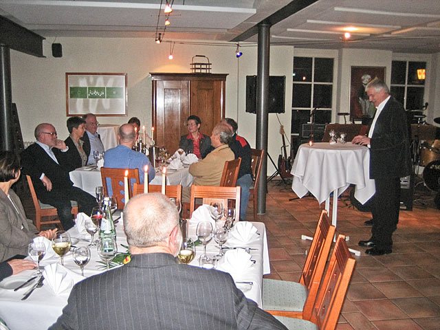 Lupo doziert - und alle lauschen.