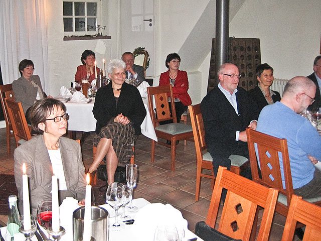 Die Laudatio auf Betsy fesselt alle.