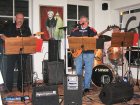 Karstens Band steigt voll in das Geschehen ein.